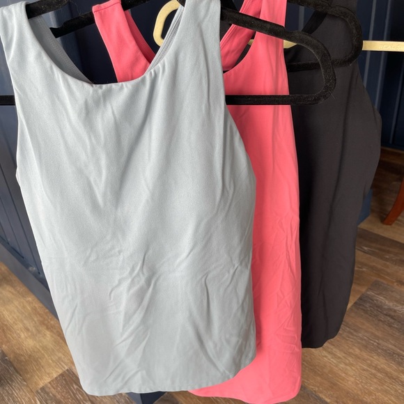 CRZ YOGA Butterllux Women’s Workout Tank Top - Black, Pink, Light Gray - Picture 2 of 6